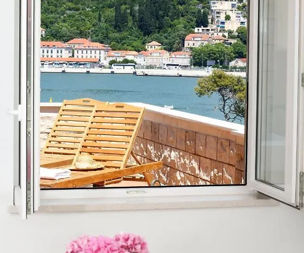 Dee Dee * Ντουμπρόβνικ